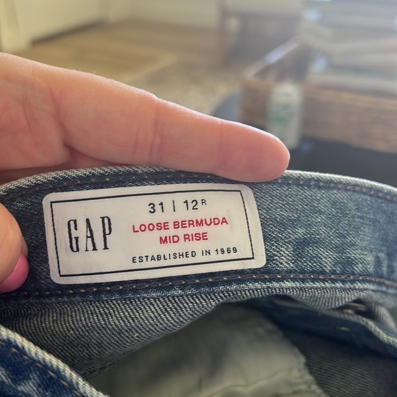 Size 12 GAP denim shorts. NWT - Picture 3 of 3
